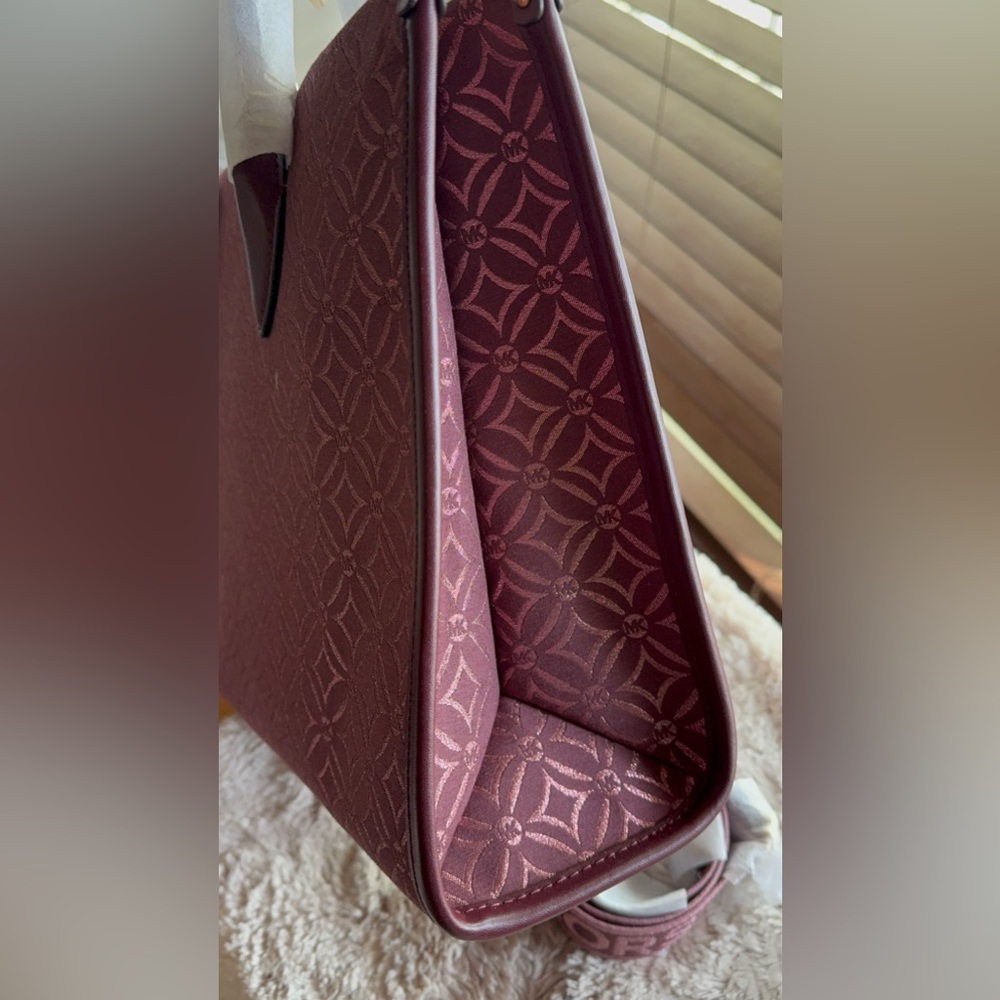 Sale NWT Michael Kors Shimmer Burgundy Tote Crossbody Shoulder Bag - Picture 15 of 16